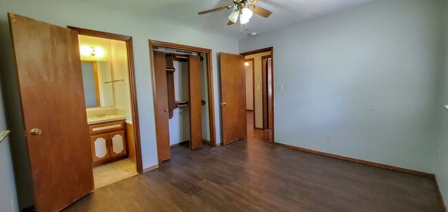 Building Photo - 3 Bedroom 1.5 Bath with Garage