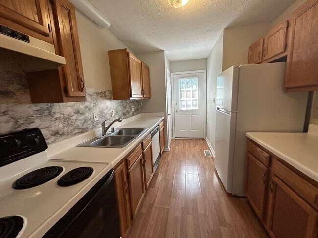 Foto del edificio - 216 Amy Ave