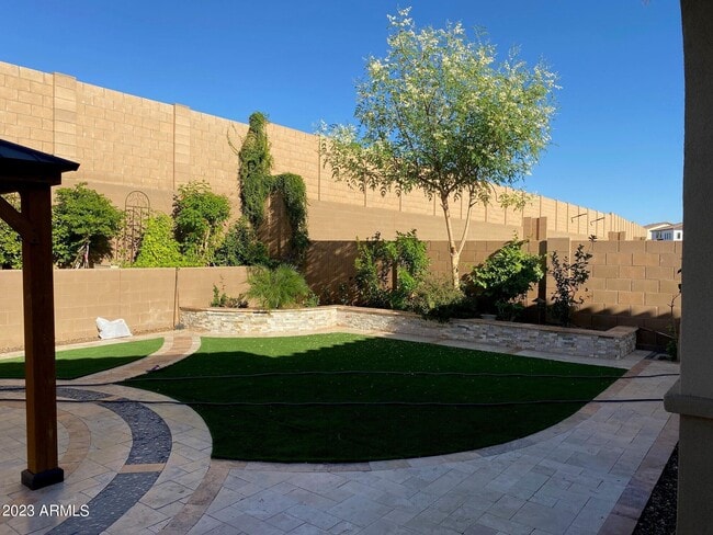 Building Photo - 7218 W Pinnacle Vista Dr