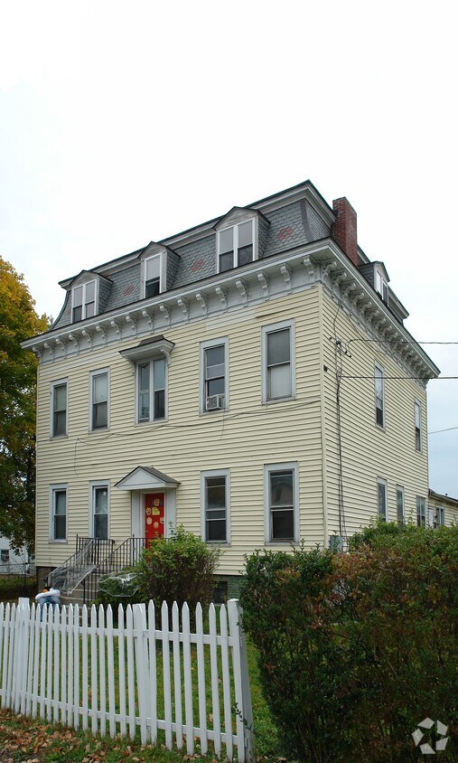 834 Warren St, Hudson, NY 12534 Apartments in Hudson, NY