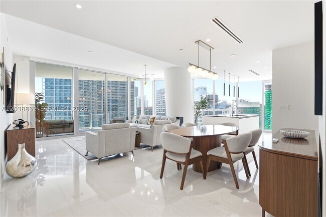 Foto del edificio - 300 Biscayne Blvd