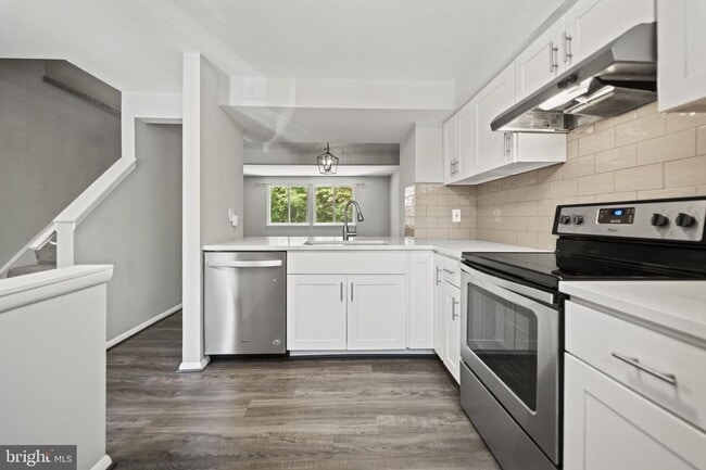 Building Photo - 6842 Heatherway Ct