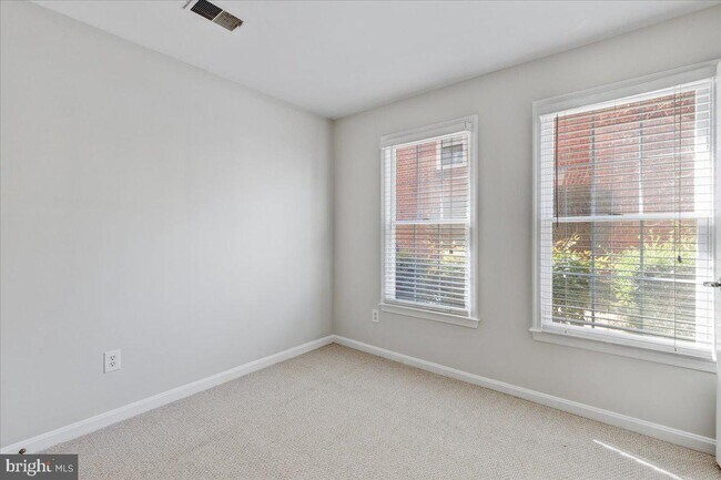 Building Photo - 3106 9th Rd N
