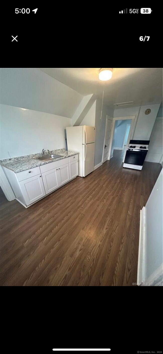 Building Photo - 273-275-275 Judson Pl