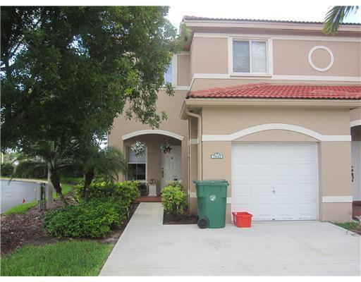 Foto del edificio - 7953 N Southwood Cir