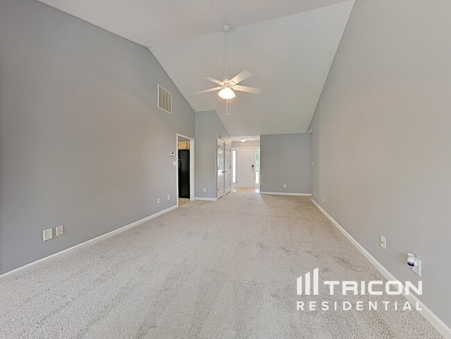 Foto del edificio - 326 Penfield Cir