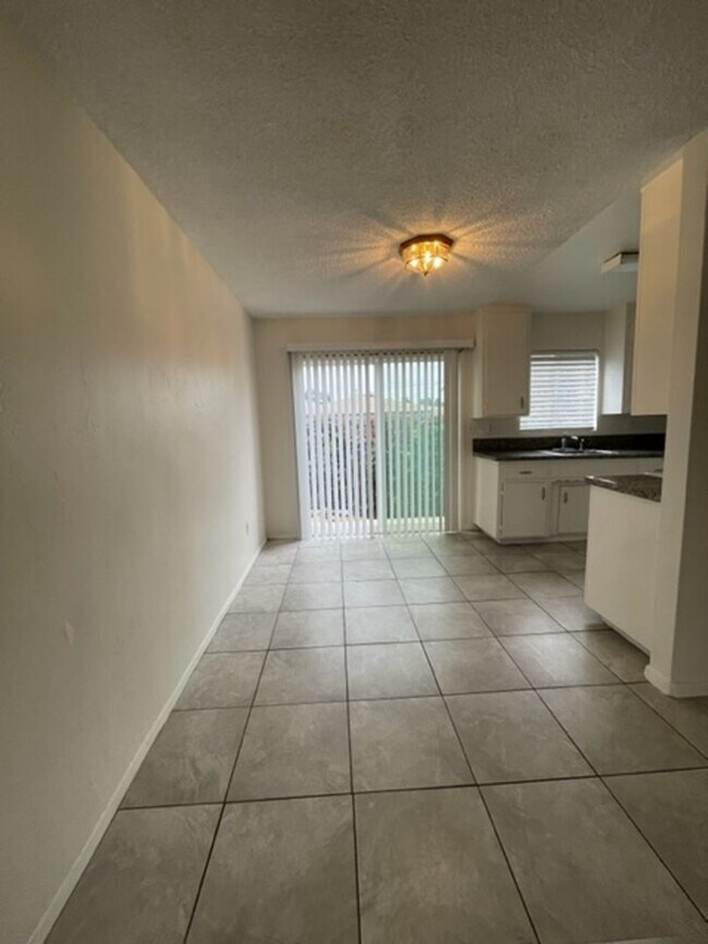 Foto del edificio - 453-455 Park Way