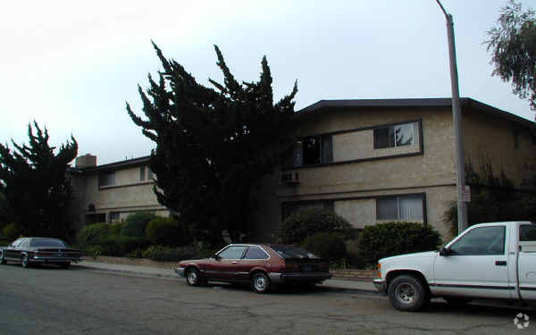 Foto del edificio - STECKEL DRIVE APARTMENTS