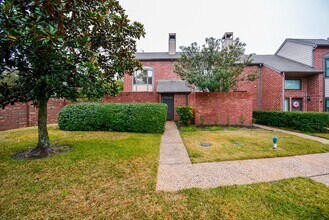 Building Photo - 7447 Cambridge St