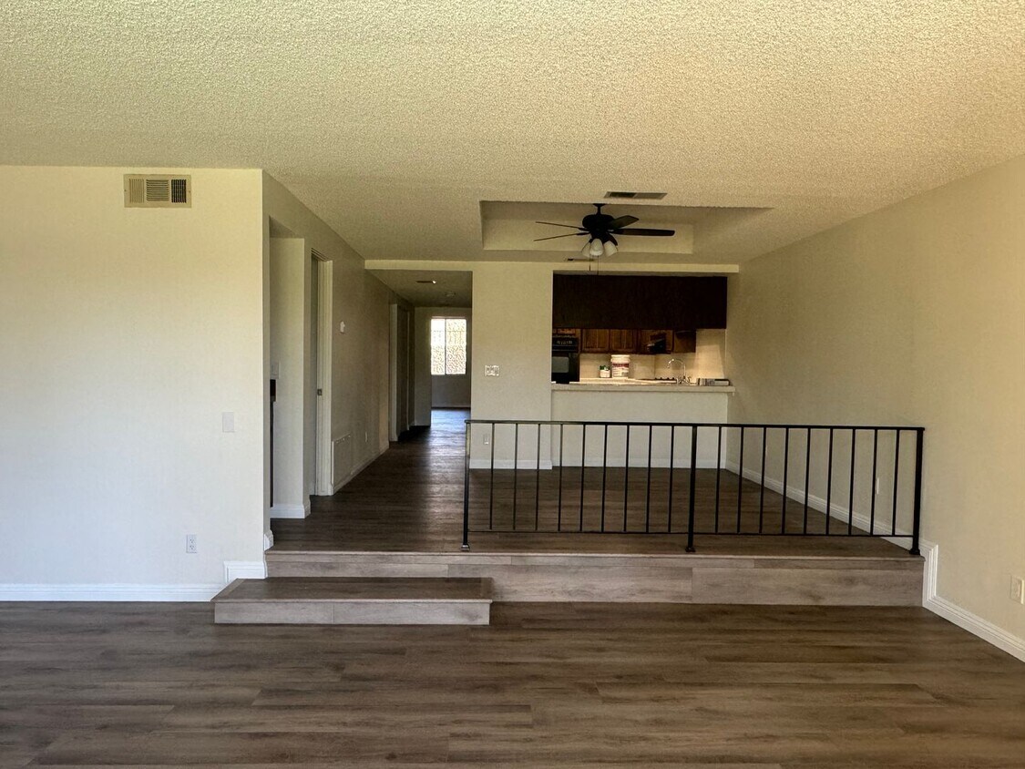 5555 Canyon Crest Dr, Unit 2A Condos in Riverside, CA Westside Rentals