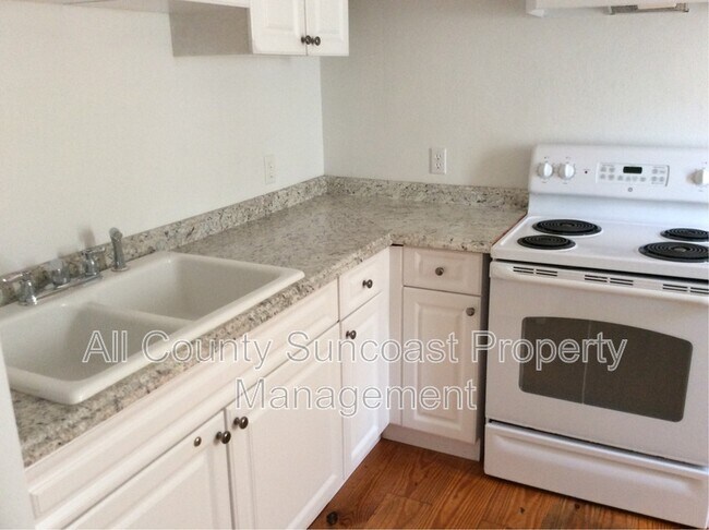 Foto del edificio - 866 53rd Ave N