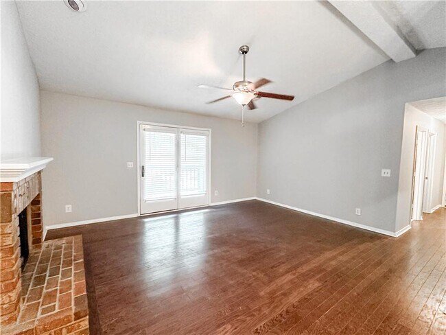 Building Photo - 130 Warm Springs Cir