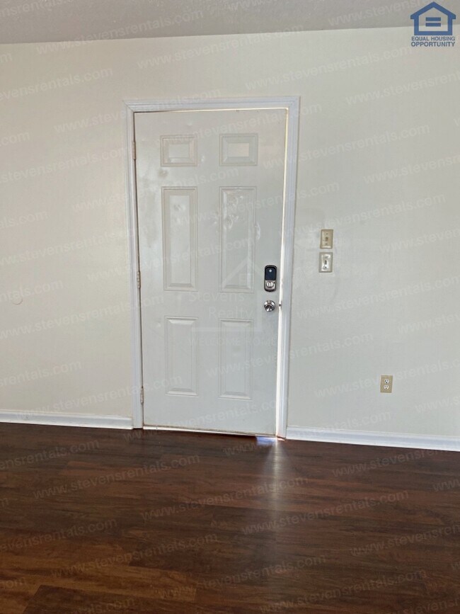 Foto del edificio - 232 Dogwood Pointe Dr