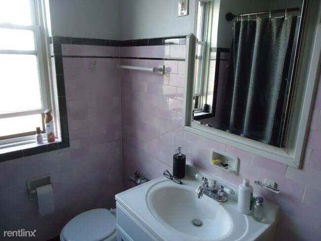 Building Photo - 1 br, 1 bath Condo - W. Pratt