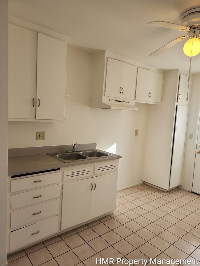 Building Photo - 1564 W Ramona Dr