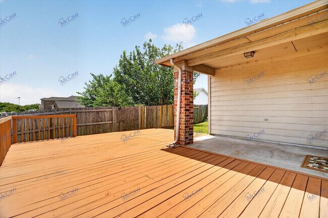 Foto del edificio - 2152 Ingrid Ln