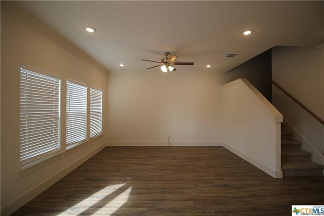Building Photo - 264 Sapphire Dr