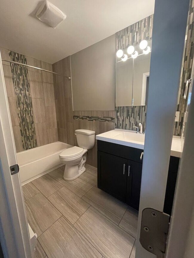 4105 Harvest Ln Unit 7, Toledo, OH 43623 Room for Rent in Toledo, OH