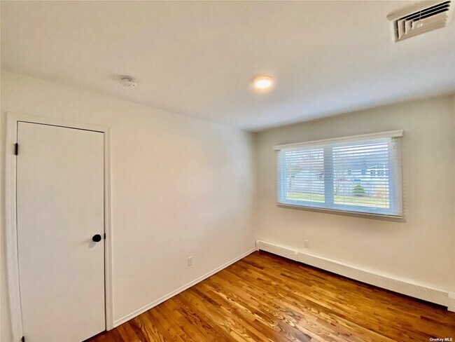 Building Photo - 1550 Mccann Ln