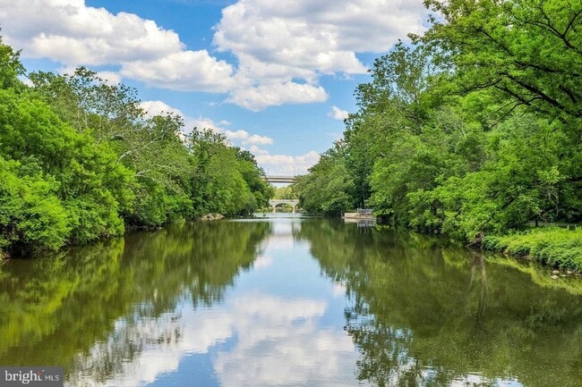 Building Photo - Beautiful Condo over the Brandywine River