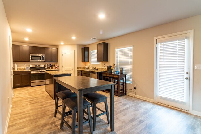 Building Photo - Beautiful Newer Home for Rent in West Point