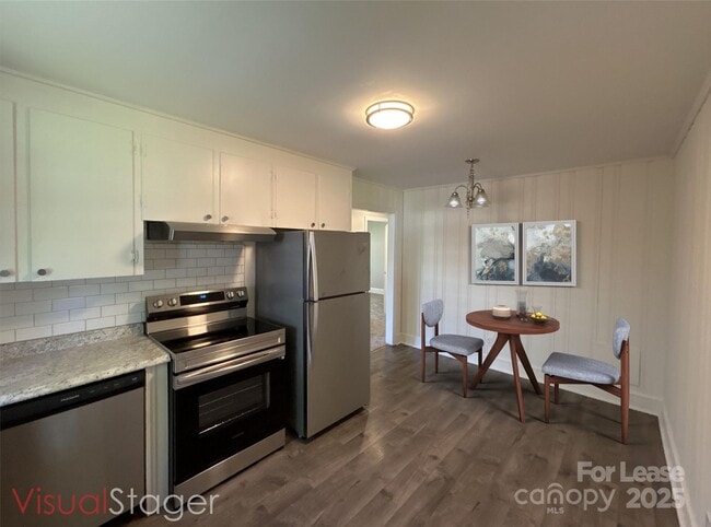 Foto del edificio - 4820 Charleston Dr