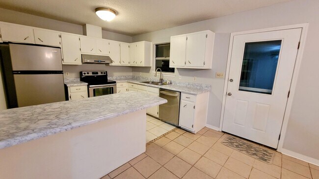 Foto del edificio - 1223 Redwood Ln