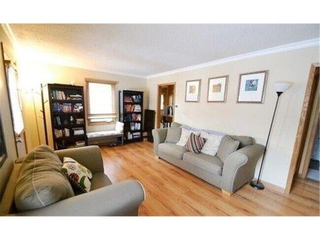 Foto del edificio - 3352 Xenwood Ave S
