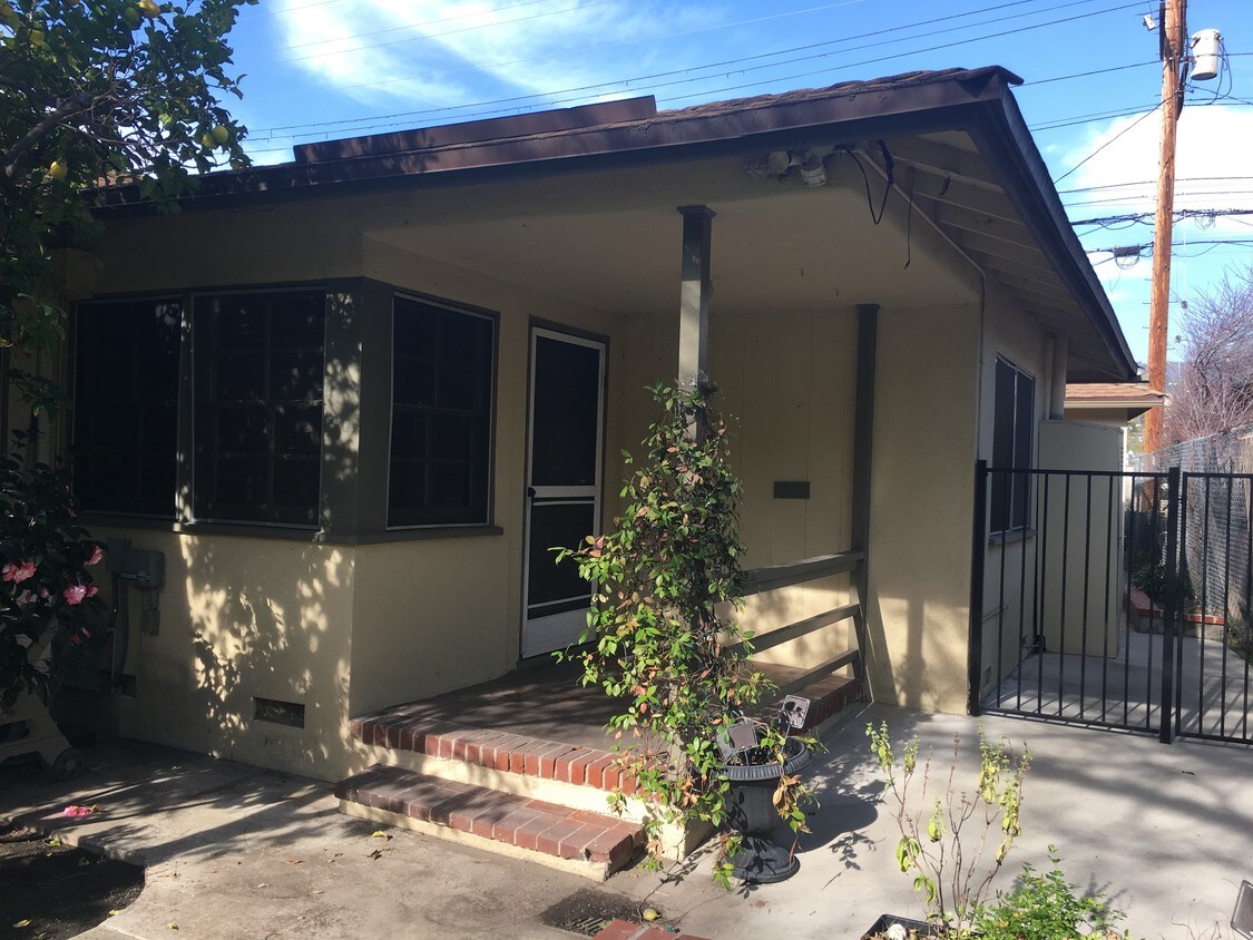 Primary Photo - 1145 N Verdugo Rd