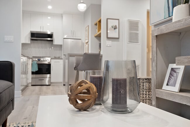 Foto del edificio - Palm View Village (Furnished Units Available)