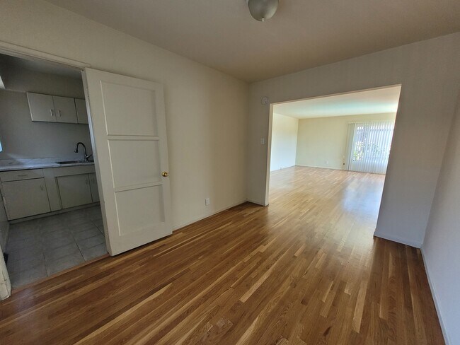 Dining Room - 1670 Huntington Dr
