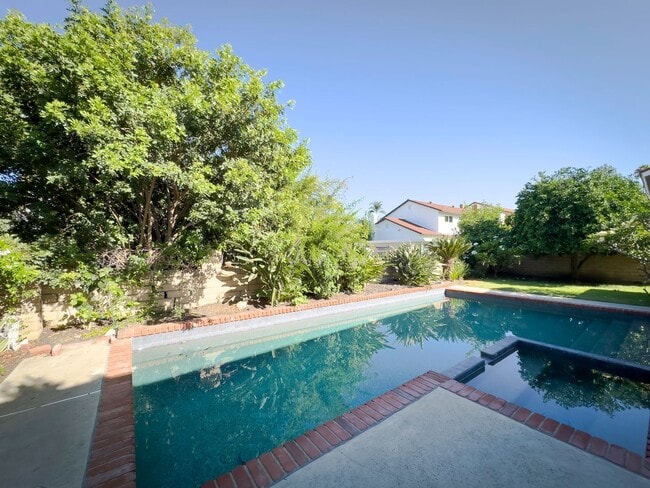 Foto del edificio - ~POOL HOME~ For Rent in Mission Viejo! 5 Bedrooms!