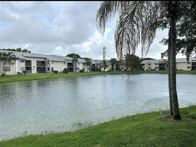 Foto del edificio - 1021 Adams Ave