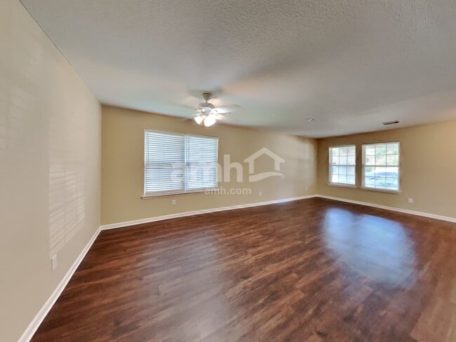 Foto del edificio - 6907 Oleander Grove Way