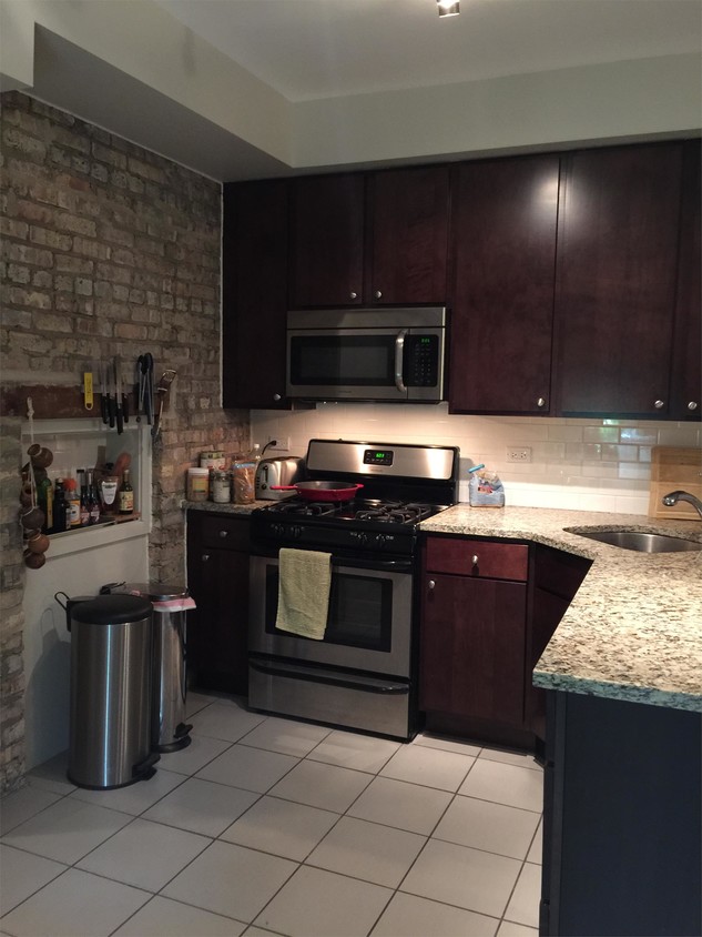 Primary Photo - 2611 W Lawrence Ave
