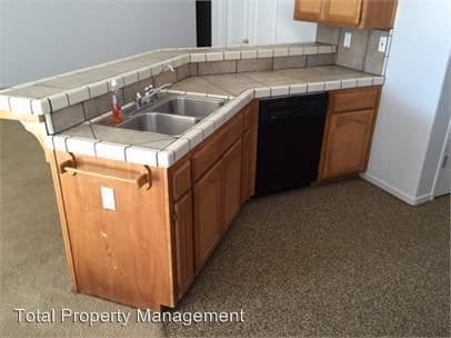 Foto del edificio - 4 br, 2 bath House - 1711 Shaver Lake Ave.