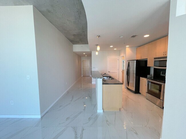 Foto del edificio - Downtown1BR/1BA condo located on 19th floo...