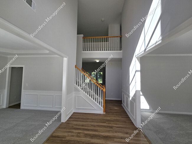 Foto del edificio - 452 Oakbridge Dr