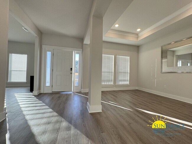 Foto del edificio - Stunning 4 Bedroom Home in Hillwood Estates, Crestview!