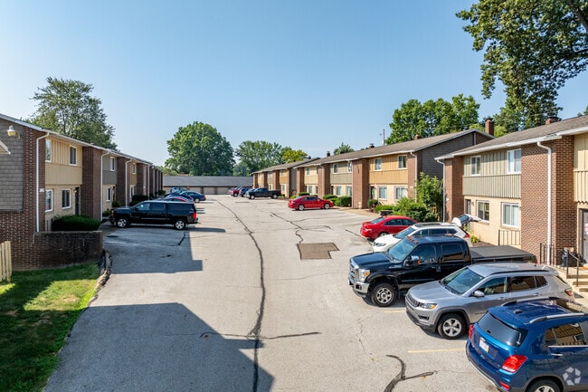 Building Photo - Lincoln Square Apartments