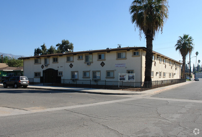 Building Photo - Trinity Living Apartments