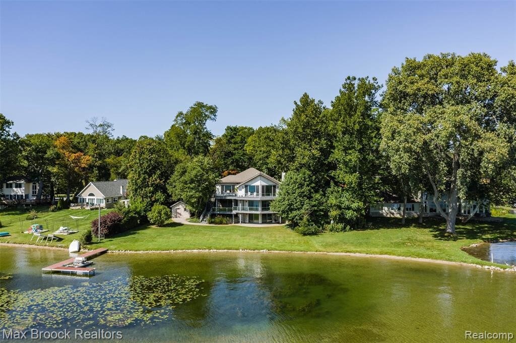 Primary Photo - 11321 N Shore Dr