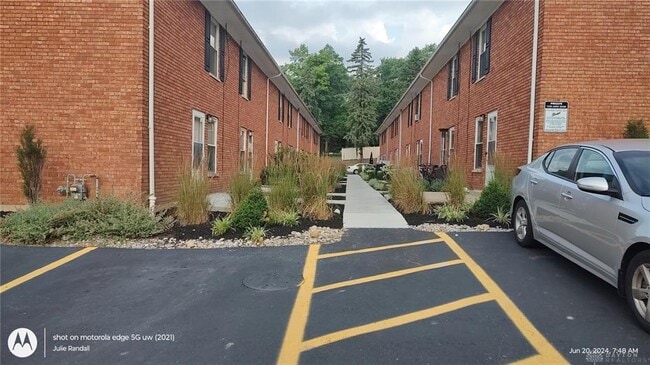 Building Photo - 4629 Far Hills Ave