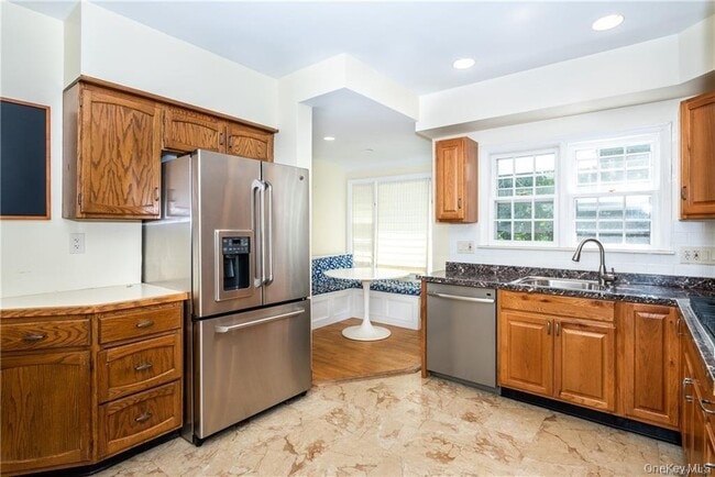 Foto del edificio - 25 Jerome Ave