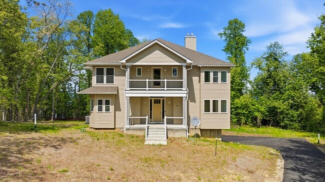 Building Photo - 5116 Shore Dr