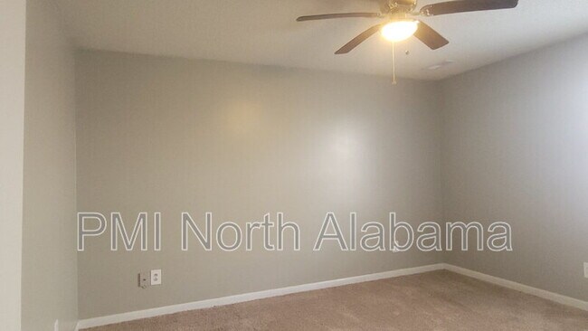 Foto del edificio - 4423 Bonnell Dr