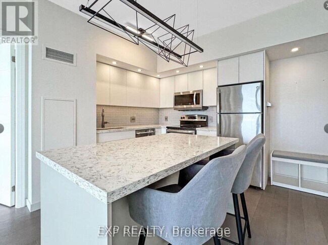 Photo du bâtiment - 2200 Lake Shore Blvd W