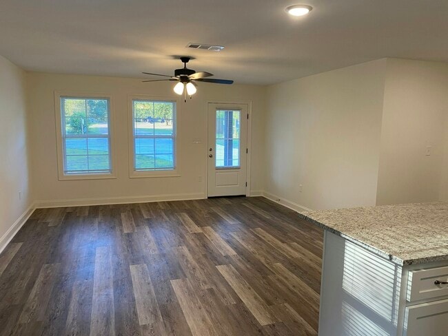 Building Photo - 14 Carney Ln