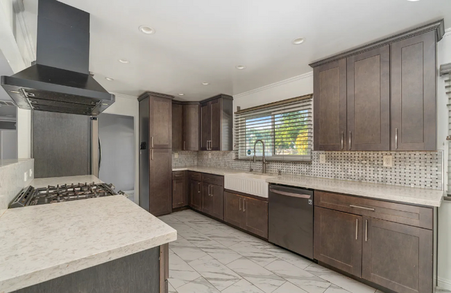 Foto del edificio - 30884 Sherman Rd