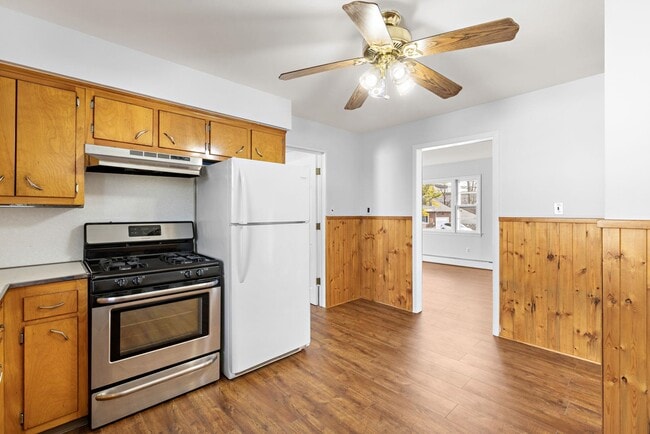 Building Photo - 70 2nd Ave